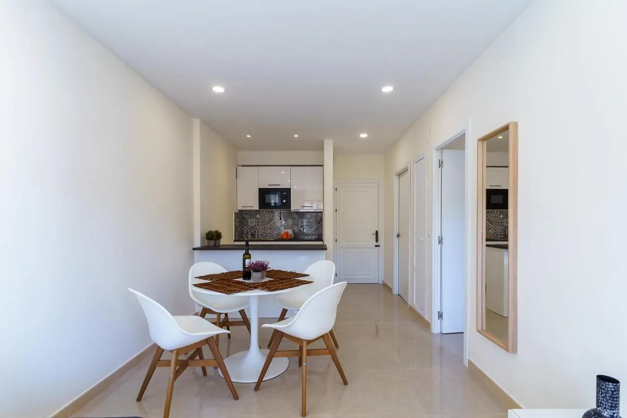 Malagasuite Cozy Apartment In Fuengirola Spain